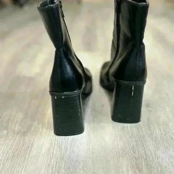 Forever 21 Black Booties - Picture 3 of 4